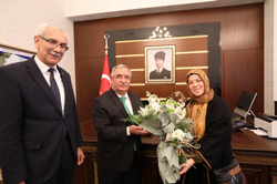 Özkaraman ve Belediye Meclis Üyeleri Vali Nayır’ı Ziyaret etti