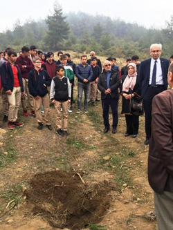 TARAKLI’DA DA FİDANLAR TOPRAKLA BULUŞTURULDU
