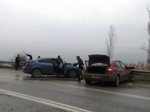 Otomobiller Kafa Kafaya Çarpıştı: 4 Yaralı