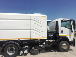 TARAKLI BELEDİYESİNE YOL SÜPÜRME VE TEMİZLEME ARACI ALINDI