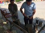 OKUL BAHÇESİNDE AĞAÇLARA AHŞAP KUŞ YUVALARI 