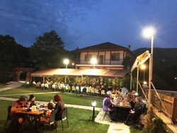 Necati Pilavcı’dan Dostlarına İftar