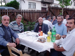 TARAKLI MUHTARLAR DERNEĞİ İFTAR VERDİ