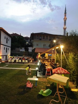 Necati Pilavcı’dan Dostlarına İftar