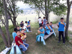 Yatılı Yaz Talebeleri Karagöl Yaylası’n da Mangal Keyfi Yaptı