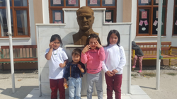 Zeynep ve Meryem’in Okul Sevinci