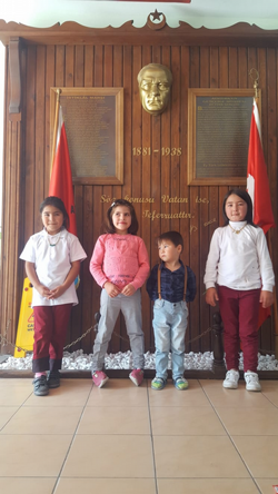 Zeynep ve Meryem’in Okul Sevinci