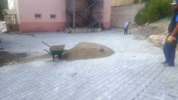 Okul Çevresi Düzenleniyor