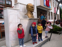 TARAKLI AJANS Objektifine Takılan