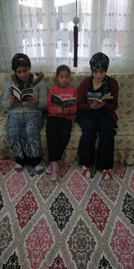 Ailece Kitap Okuyoruz