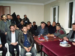 Pilavcı'ya İçdedeler Mahallesi Gençleri'n den Meşaleli Karşılama