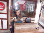 Yürürken Baston Yapıyor