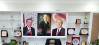 Makam Odasında Devlet Bahçeli Portresi