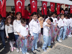 23 Nisan Törenle Kutlandı