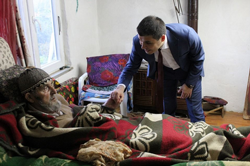 Kaymakam Okan Dağlı Yaşlı Çiftin evinde İftar Yaptı