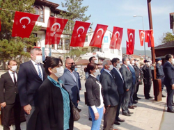 TARAKLI’DA 29 EKİM CUMHURİYET BAYRAMI ÇELENK SUNMA TÖRENİ: