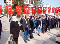 TARAKLI’DA 29 EKİM CUMHURİYET BAYRAMI ÇELENK SUNMA TÖRENİ: