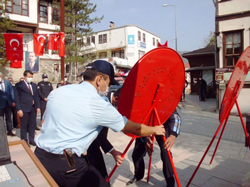 TARAKLI’DA 29 EKİM CUMHURİYET BAYRAMI ÇELENK SUNMA TÖRENİ: