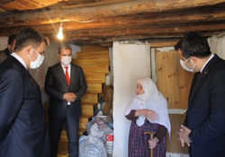 Cumhuriyet ile yaşıt Mukaddes Teyzeye Anlamlı Ziyaret