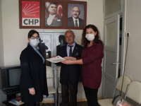 TARAKLI CHP 97.YILDA YENİ ÜYELERE ROZET TAKIP ONUR BELGESİ TAKTİM ETTİ: