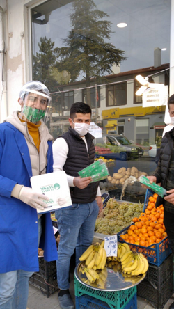 Taraftara Maske Dağıtıldı