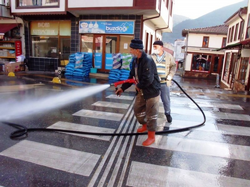 Caddeler Tazyikli Su ile yıkandı