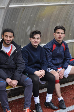 Süper Amatör Lig yolunda Taraklıspor Play Off Kapısını AçtıOyuna sonradan dahil olan Taraklıspor’un genç yetenekleri Emre Akbal ve Selçuk Keskin oynadıkları futbolla taraftarlardan büyük beğeni aldılar.