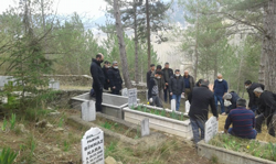 Cenaze namazı Evinin önünde kılındı
