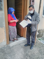 Yaşlıların Maaşları Evlerine Götürülüyor