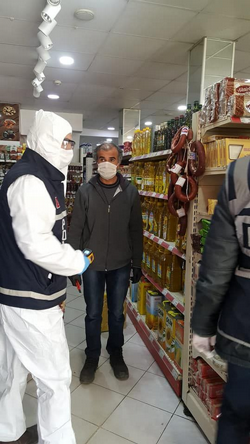 Polis kapı kapı dolaşıp ateş ölçtü