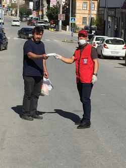Taraklı Vefa Sosyal Destek Grubu Maske Dağıttı