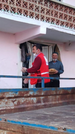 KIZILAY’IN TARAKLI’DA PİDE İKRAMI