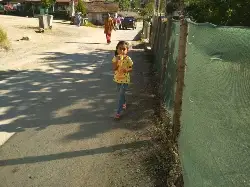 TARAKLI’DA KIZILAY ÇOCUKLARA ÇİKOLATALI SÜT DAĞITTI