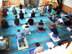 Cuma Namazı camilerde kılındı