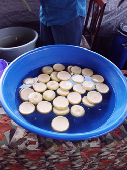 Pazarda Günlük Soyulmuş Enginar