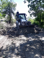 Akçapınar mahallesi’nde arazi yollarına bakım yapılıyor