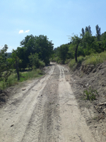 Akçapınar mahallesi’nde arazi yollarına bakım yapılıyor