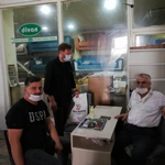 Taraklı Belediyesi esnafa kolonya dağıttı.