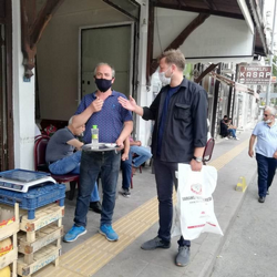 Taraklı Belediyesi esnafa kolonya dağıttı.