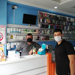 Taraklı Belediyesi esnafa kolonya dağıttı.
