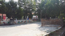 Okul İdarecileri Uyarı Levhası Astı