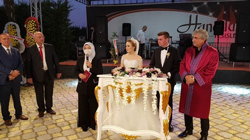 SELEN VE BARBAROS DÜNYA EVİNE GİRDİ