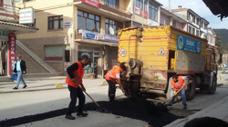 TARAKLI’DA ANKARA CADDESİ’N DE ASFALT YAMA ÇALIŞMASI