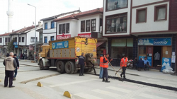 TARAKLI’DA ANKARA CADDESİ’N DE ASFALT YAMA ÇALIŞMASI