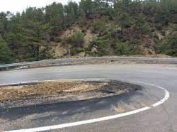 YOLLAR KÖSTEBEK YUVASINA DÖNDÜ