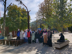 Serdivan Şehit Yılmaz Ercan Kız Anadolu İmam Hatip Lisesi öğrencileri