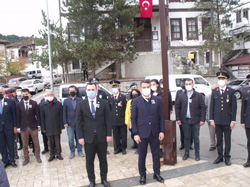 ATATÜRK TARAKLI'DA DA SAYGI VE ÖZLEMLE ANILDI