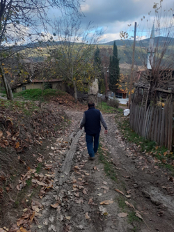 Aksu Mahallesi’nde Bu sokak ÇAMUR içinde