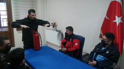 BÜYÜKŞEHİR İTFAİYEDEN TARAKLI BELEDİYE PERSONELİNE UYGULAMALI YANGIN EĞİTİMİ