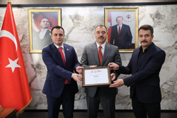 Vali Çetin Oktay Kaldırım'ı Ziyaret Ettiler